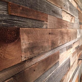 2-toned-barnwood-store-display-feature-wall-decorated